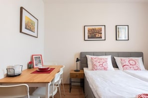 Family Room, City View - Libero Residence (Prague)
