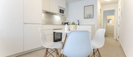 Fridge, microwave, dishwasher, coffee/tea maker