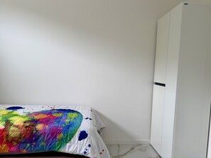 Free WiFi, bed sheets - Dimora degli Ulivi C (Imperia)