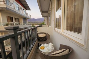 Habitación Premium doble, vistas al río | Jardines del alojamiento