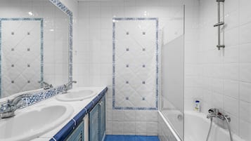 Shower, towels