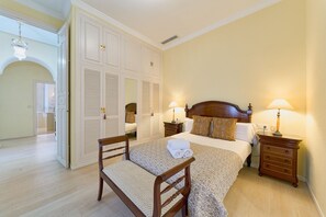 Iron/ironing board, free WiFi, bed sheets - Apartamento Sancha - Cerca Playa Malagueta -Centro (Málaga)