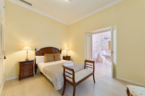 Iron/ironing board, free WiFi, bed sheets - Apartamento Sancha - Cerca Playa Malagueta -Centro (Málaga)