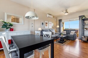 Interior - Charming Apartment for 4 Near Golf & Sea (Rincón de la Victoria)