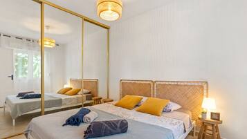 WiFi, bed sheets