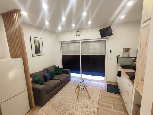 15 min from the southern beaches, between vaunage and camargue