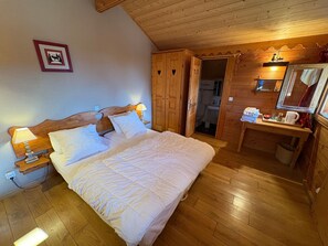 5 chambres, bureau, fer et planche à repasser, Wi-Fi gratuit