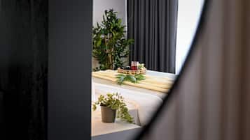 Standard Studio | Bathroom | Shower, hair dryer, towels, soap