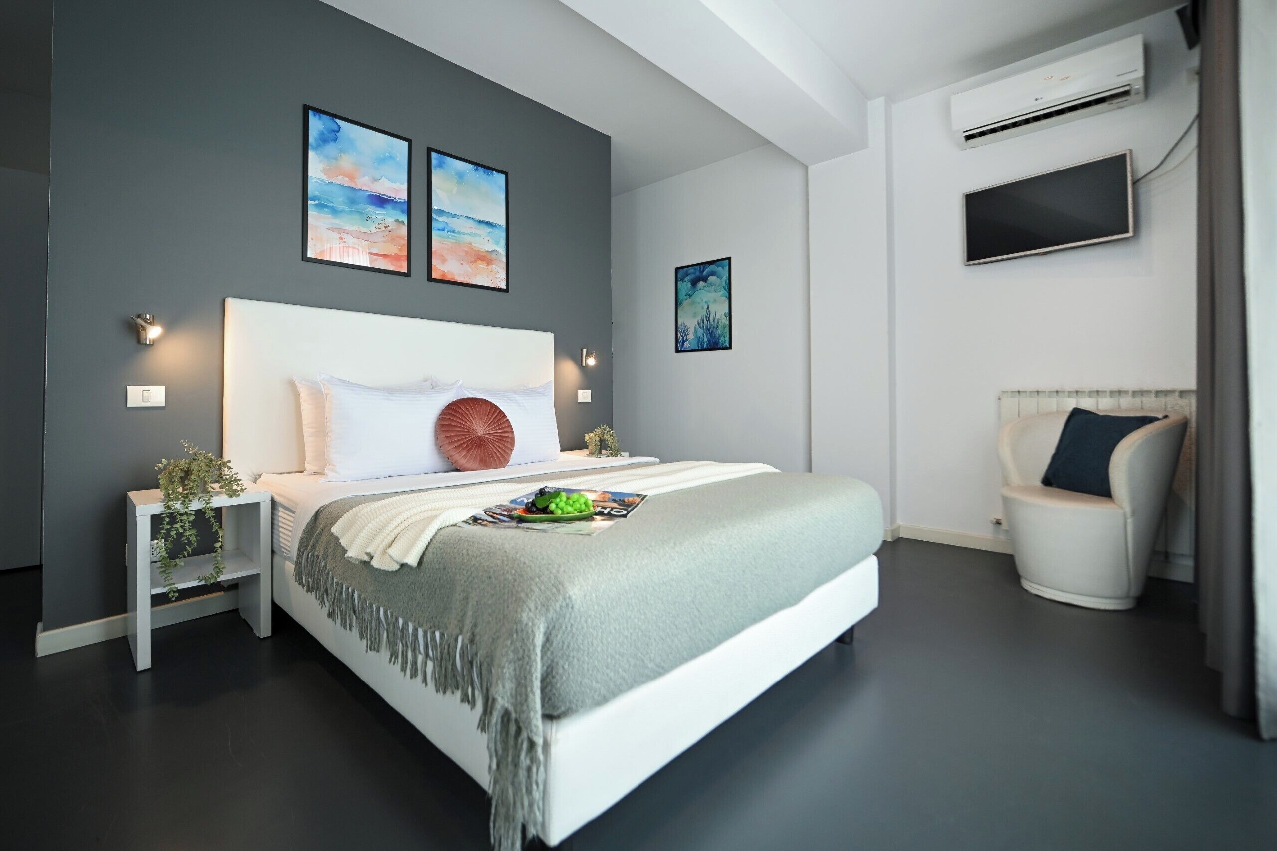 Blackout curtains, iron/ironing board, free WiFi
