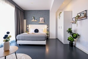 Blackout curtains, iron/ironing board, free WiFi - Urban Elegance Stylish Central Stay (Bucarest,)