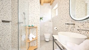 Shower, hair dryer, towels - Casa Pove by Villas Guide (Baredine)
