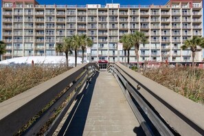 Exterior - Bright 2-bedroom apartment with AC in cool North Myrtle Beach maritime (North Myrtle Beach)