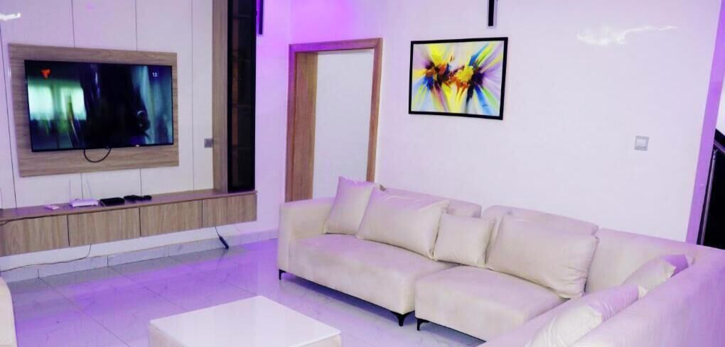 Deluxe Apartment, Balcony, City View | Living area