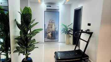 Deluxe Apartment, Balcony, City View | Interior