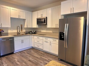 Microwave, stovetop, dishwasher - Cozy 1-bedroom house in pleasant San Marcos with AC (San Marcos)