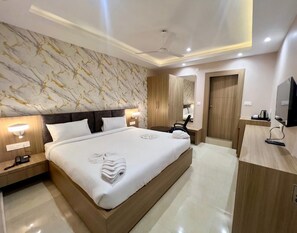 Deluxe Room, City View