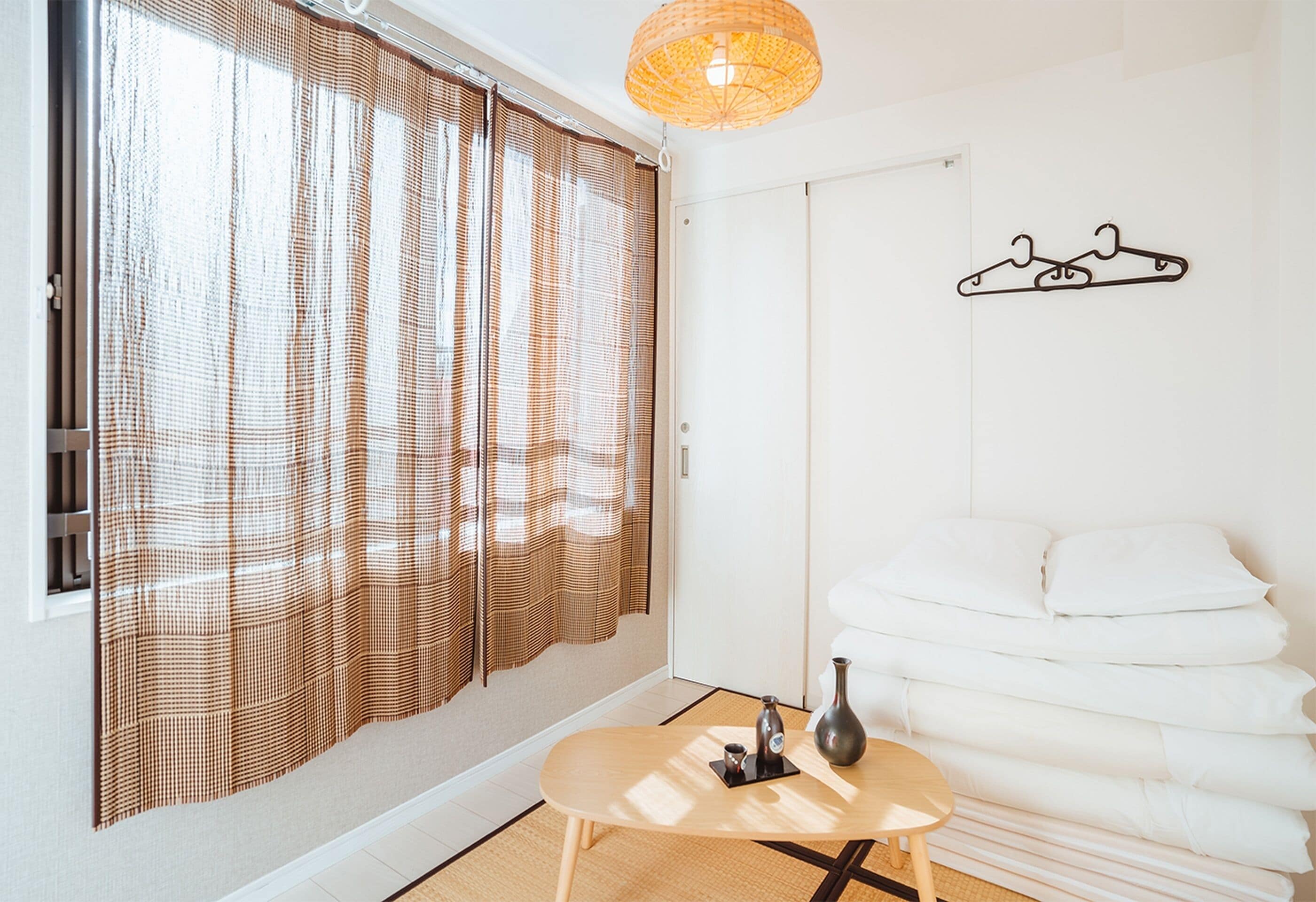 Soundproofing, free WiFi, bed sheets