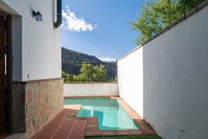 Pool - Apartment 'Casa Isabelina' with Mountain View, Shared Pool and Shared Garden (Málaga)