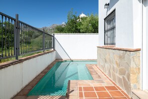 Pool - Apartment 'Casa Riguelas' with Mountain View, Shared Pool and Shared Garden (Málaga)