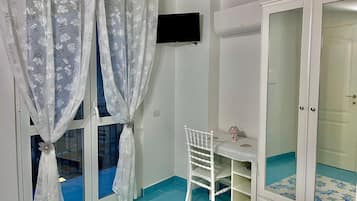 Down duvets, individually furnished, desk, free WiFi