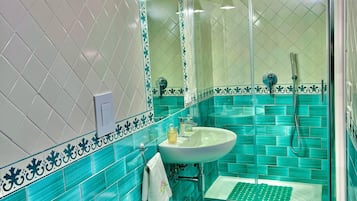 Ducha, cabezal de ducha tipo lluvia, secador de pelo, bidet