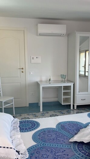 Room - Il Borgo (SALERNO / VIETRI SUL MARE)