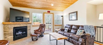 COZY 3BR RETREAT NEAR LAKES & GOLF COURSES