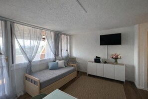 Iron/ironing board, bed sheets - NEAR PORTO CERVO - PORTO ROTONDO - OLBIA - SEA VIEW FROM PRIVATE TERRACE (Cugnana Verde)