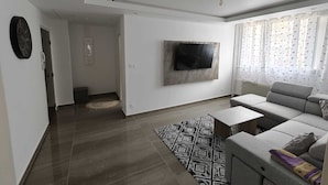 Unclassified image, 4 of 7, button - Luxury Yara apartment with an elevator on the first floor, near the train station (Montargis)