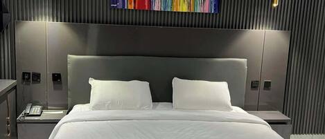Deluxe Room, Balcony, City View