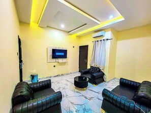 Deluxe Room, Balcony, City View | Living area - Creestar Hotel and Suites (Sagamu)