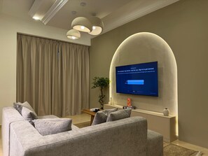 Classic Double Room, Sea View | Living area - Aspin Holiday Homes (Dubai)