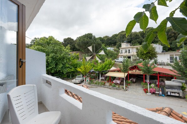 Property grounds - Room 'Artemis' with Wi-Fi (Lasithiou)