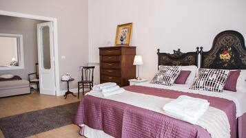Iron/ironing board, WiFi, bed sheets