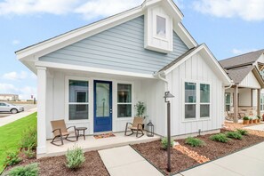 Exterior - Spring Haus Near Downtown (New Braunfels)