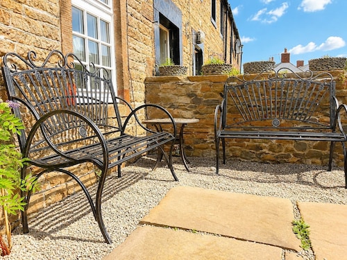 Hawthorn Cottage, Temple Sowerby - dog friendly, romantic cottage
