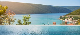 Pool Villa Royal Blue /w Panoramic Sea View