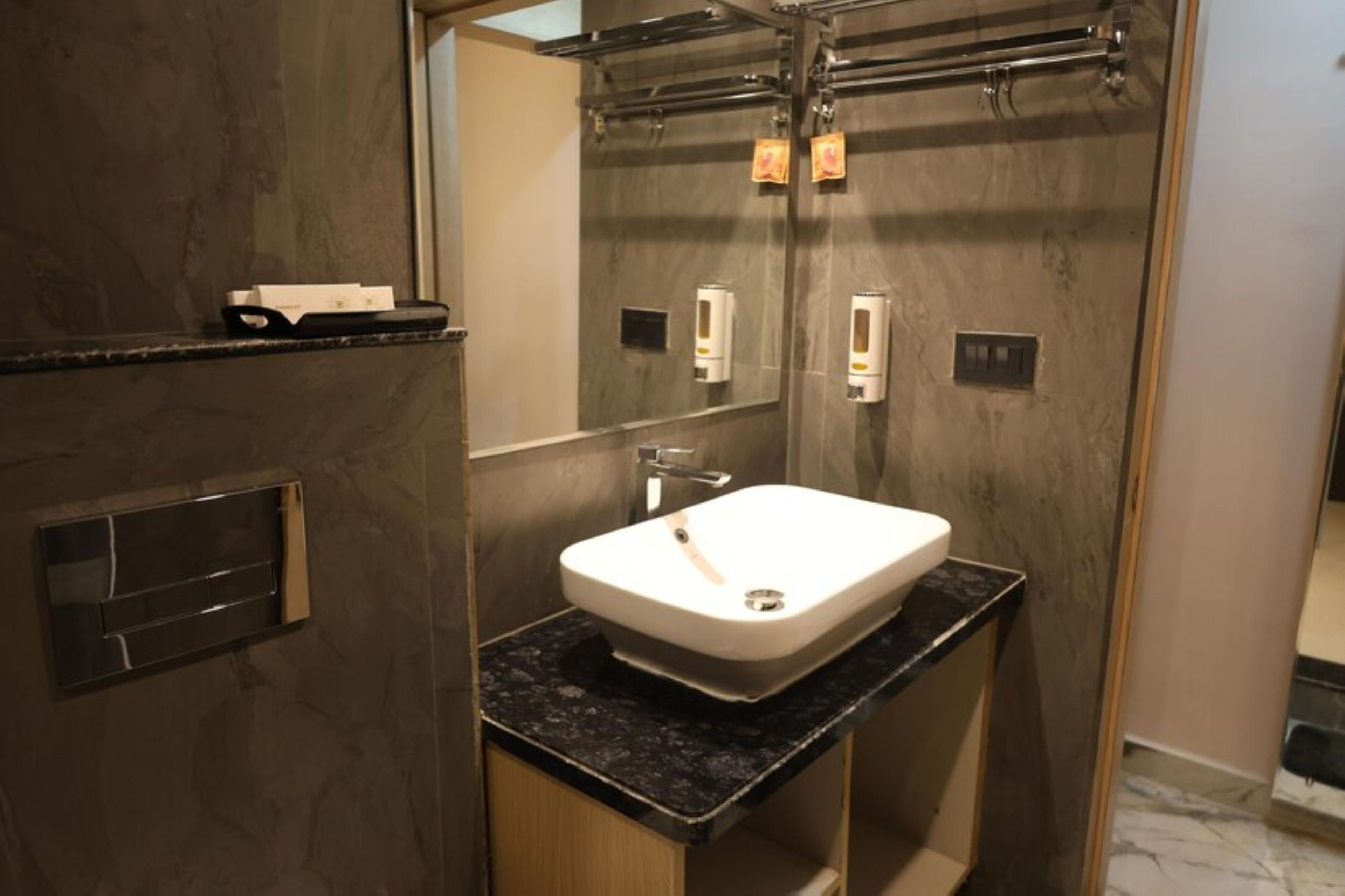 Premium Room, City View | Bathroom