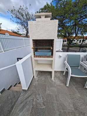 Terrace/patio - 2 bedroom villa | 150m from Praia dos Pescadores | Albufeira (Albufeira)