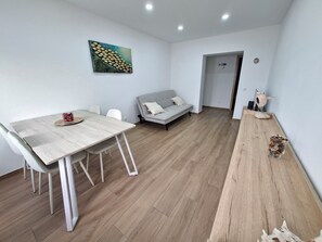 Interior - 2 bedroom villa | 150m from Praia dos Pescadores | Albufeira (Albufeira)