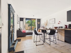 Interior - Near the sea, apartment for 2 with terrace (Le Croisic)