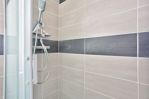Shower, hair dryer - Superb house for 6, beach 400 m away (Saint-Suliac)