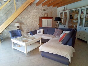 Living area - Vrbo Property (Saint-Brevin-les-Pins)
