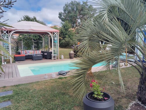 Belle maison, piscine privée, grand jardin clos au calme à 5 mn de la plage