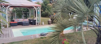 Beautiful house, private swimming pool, large enclosed garden in a quiet location 5 minutes from the beach.