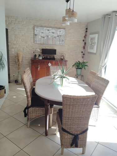 Beautiful house, private swimming pool, large enclosed garden in a quiet location 5 minutes from the beach.