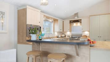Fridge, oven, stovetop, toaster