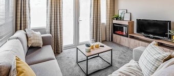 Silver 2 Bedroom Caravan (Slps 6) Pet