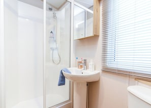 Bathroom - Standard Daisy Caravan Decking (slps 4, pet) (Stanhope, Co Durham)
