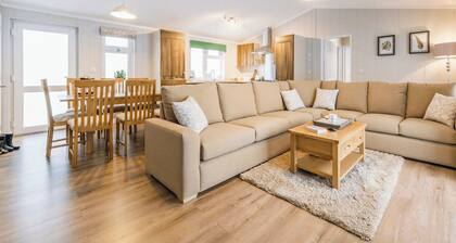 A stylish lodge with modern conveniences to make you feel at home.